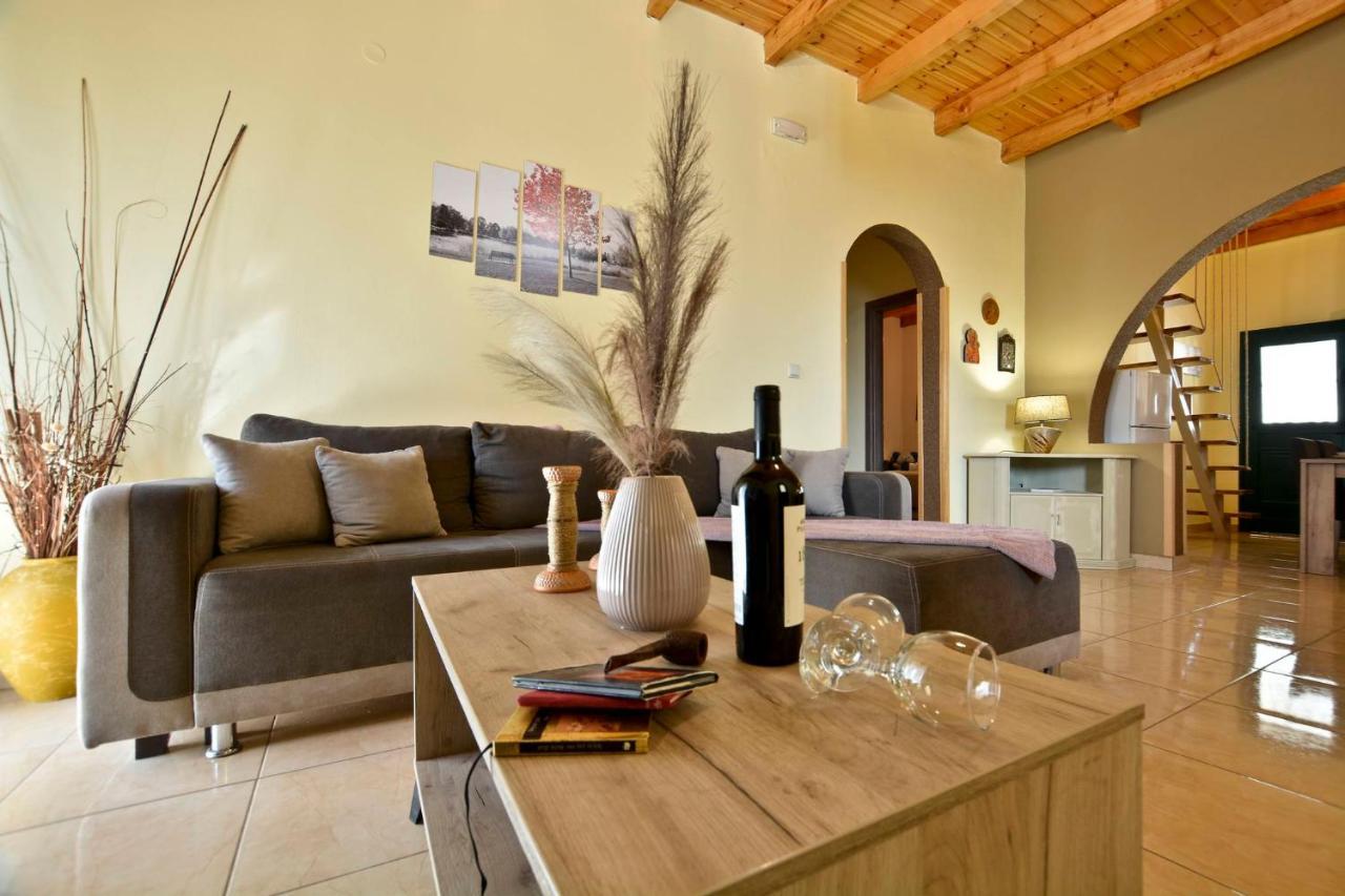 Sia'S Holiday Home Ágios Matthaíos المظهر الخارجي الصورة